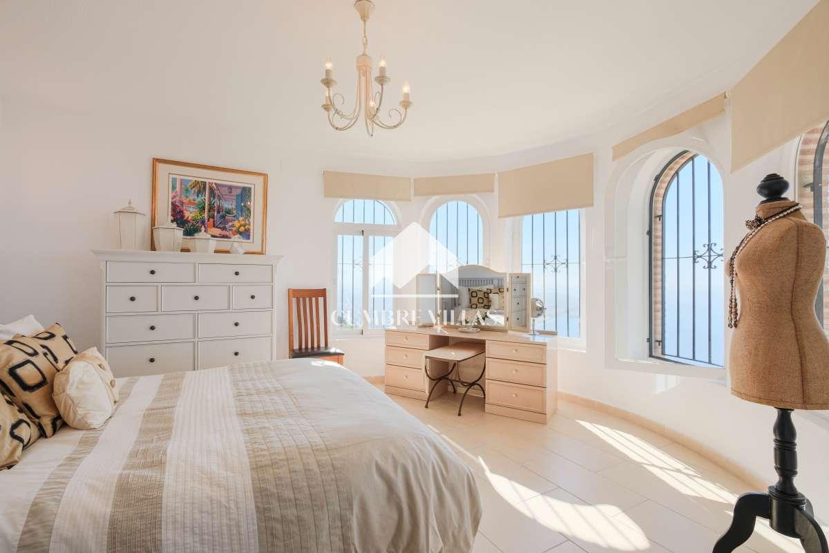 Villa for Sale in Salobreña
