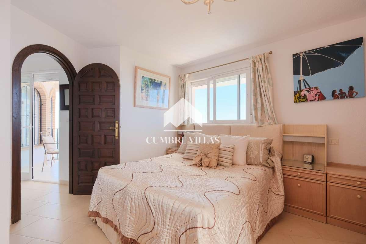 Villa for Sale in Salobreña