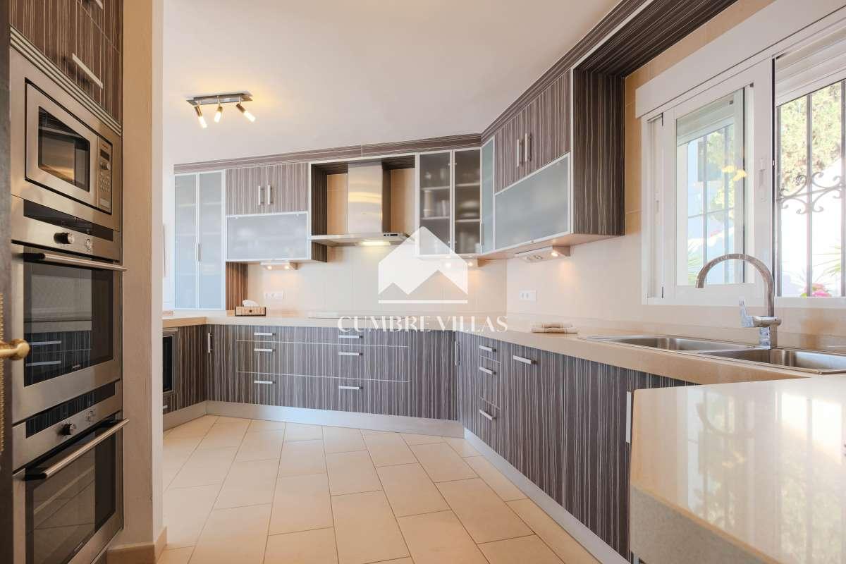 Villa for Sale in Salobreña