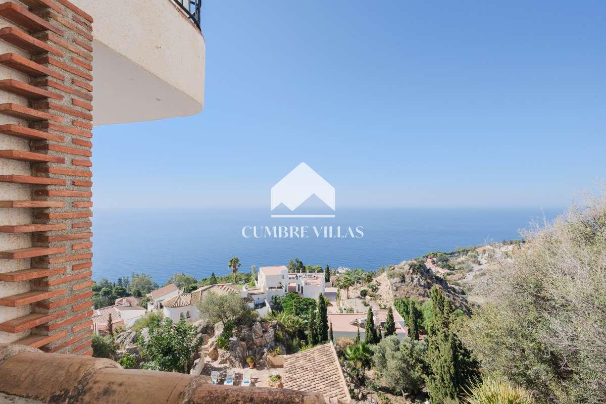 Villa for Sale in Salobreña