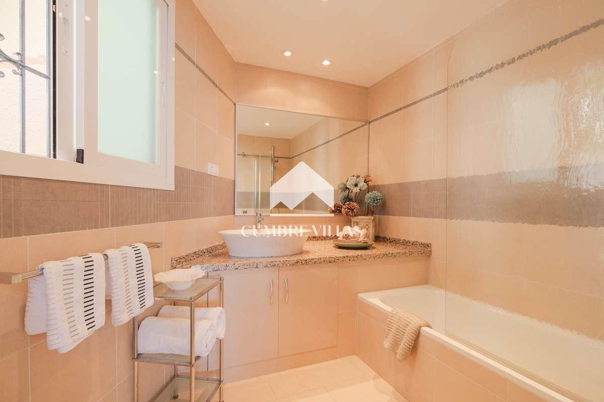 Villa for Sale in Salobreña