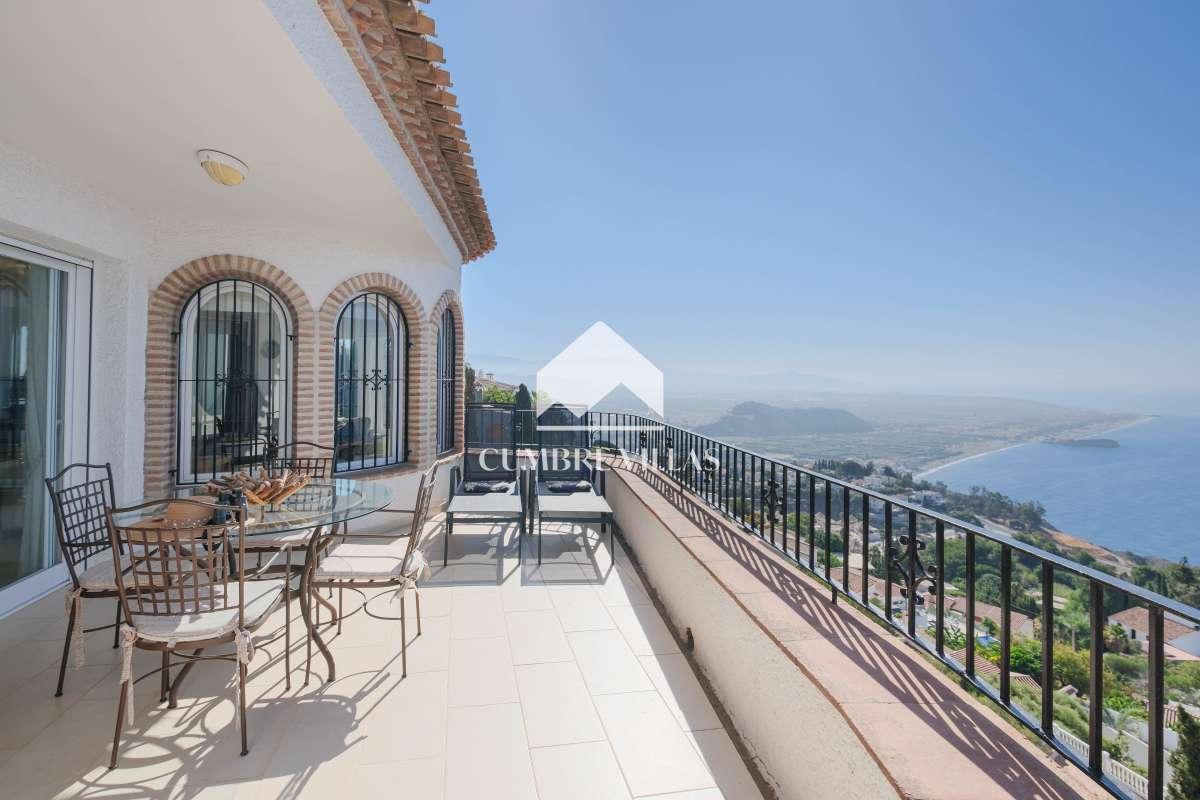 Villa for Sale in Salobreña