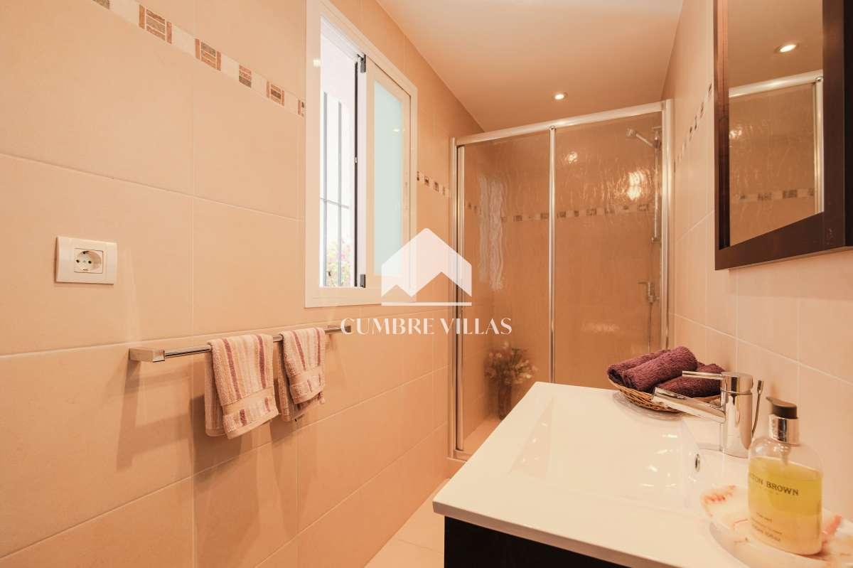 Villa for Sale in Salobreña