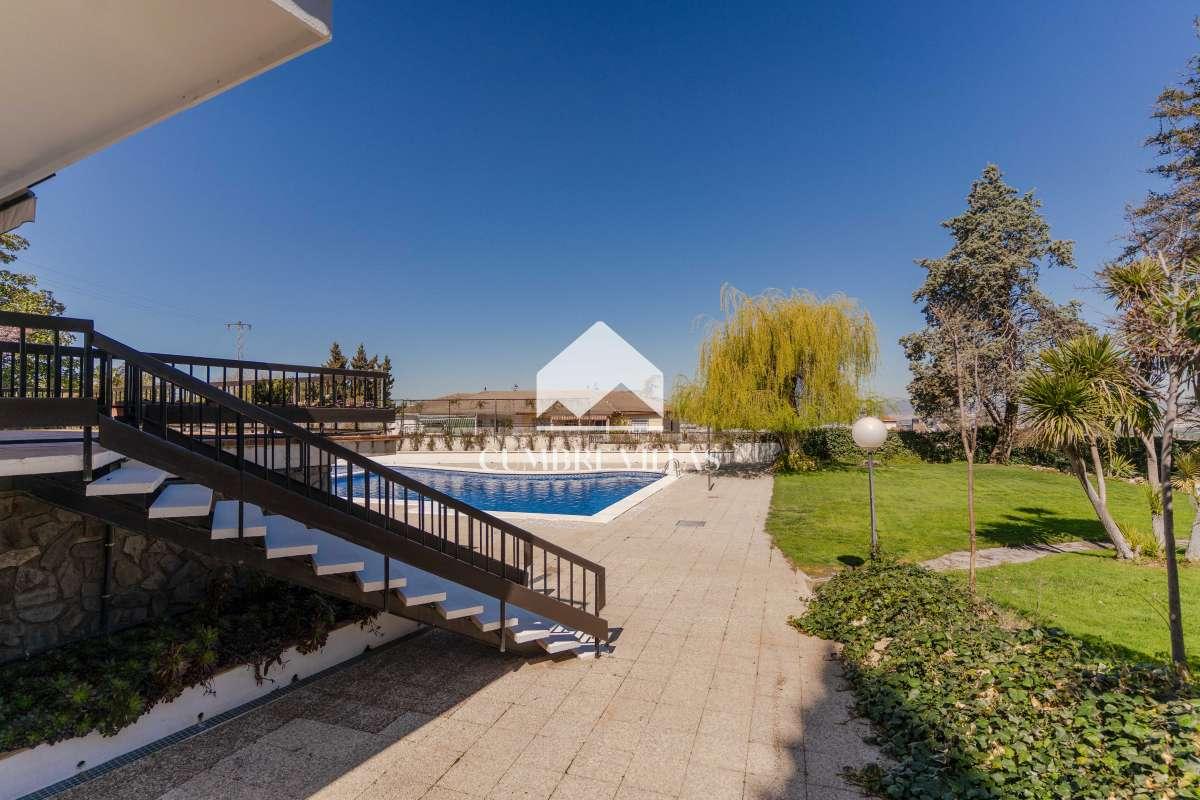 Villa for Sale in Gójar