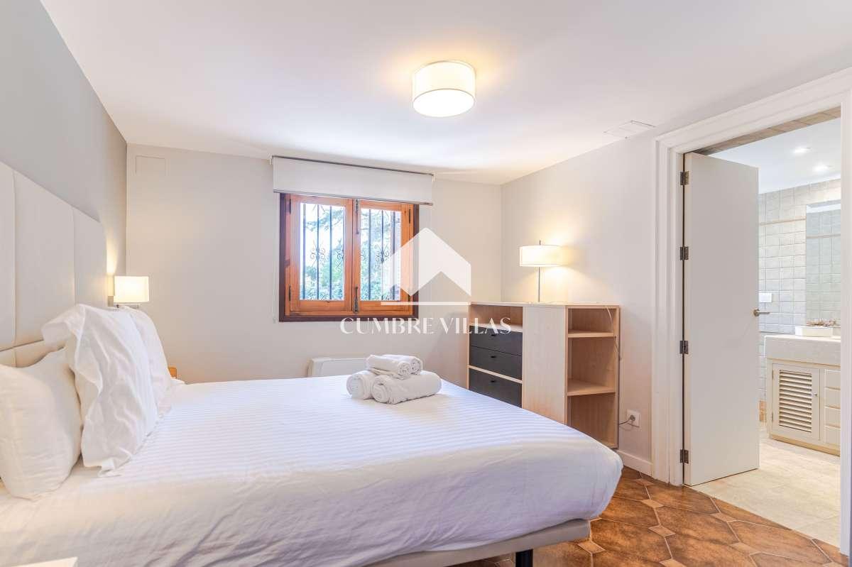 Villa for Sale in Gójar