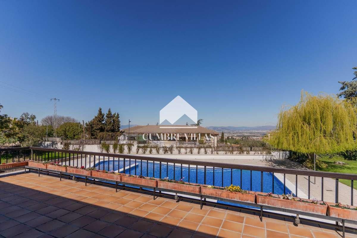 Villa for Sale in Gójar