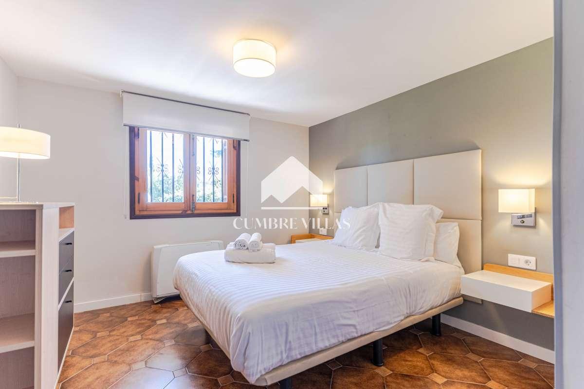 Villa for Sale in Gójar