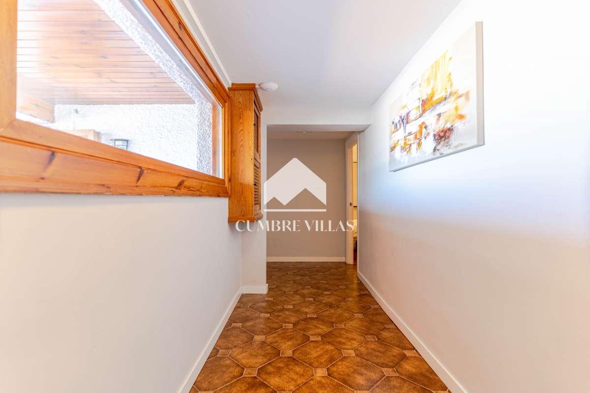 Villa for Sale in Gójar