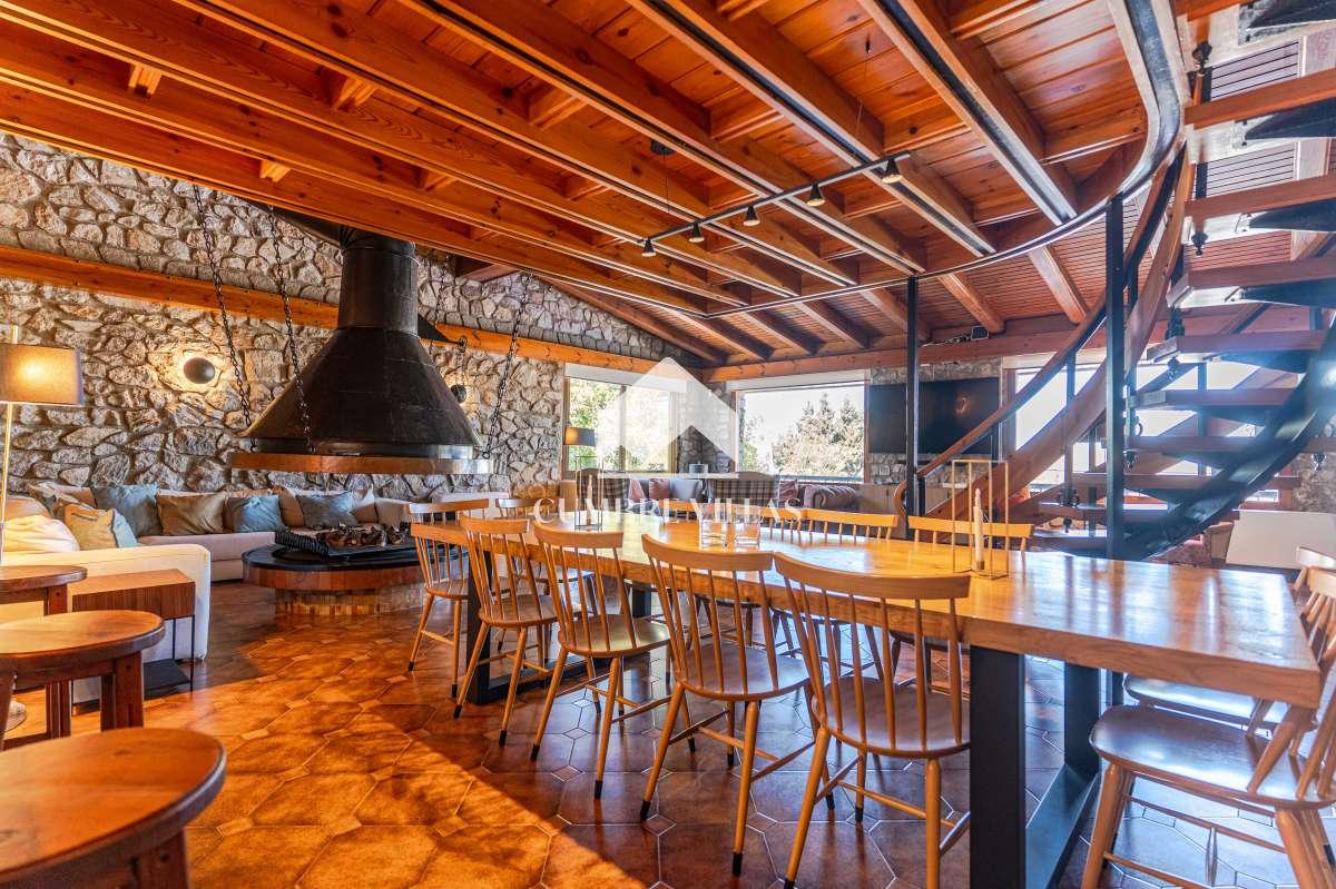 Villa for Sale in Gójar