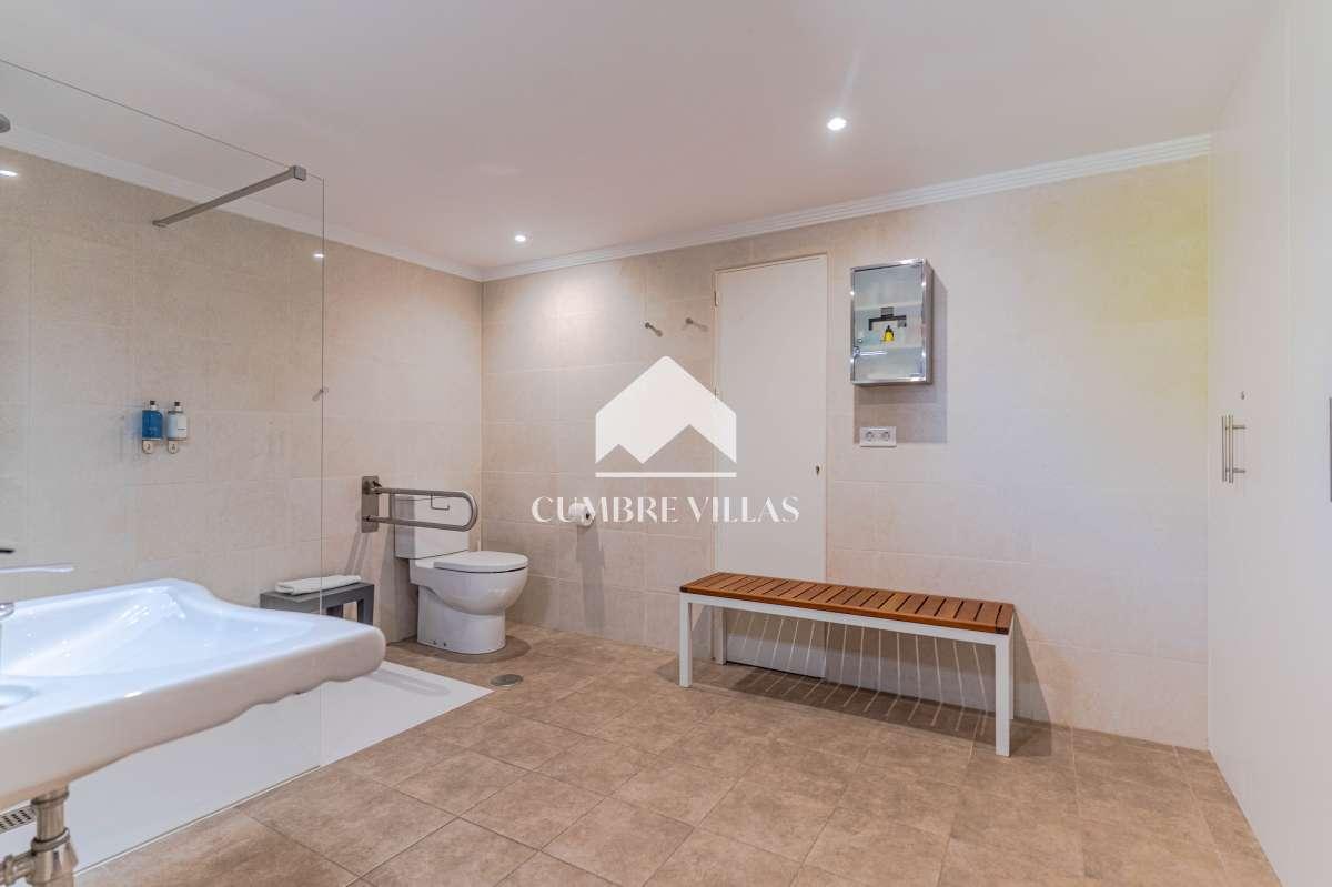 Villa for Sale in Gójar