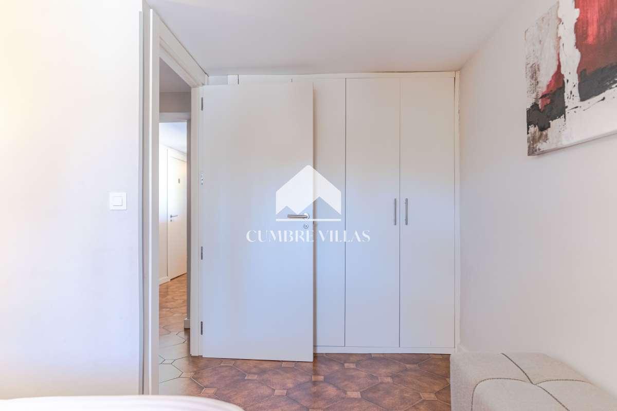 Villa for Sale in Gójar