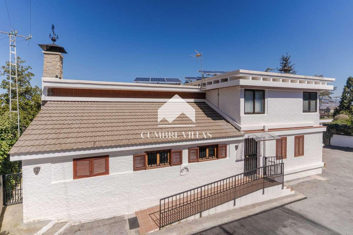 Villa for Sale in Gójar