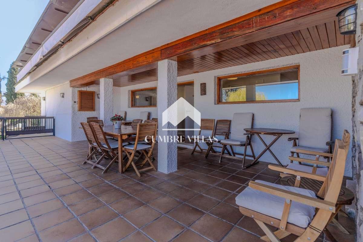 Villa for Sale in Gójar