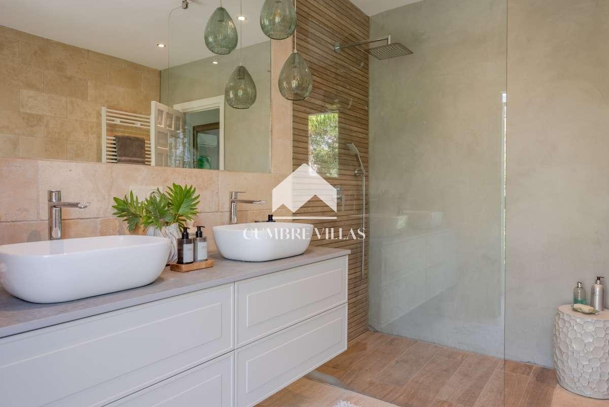 Villa for Sale in Salobreña