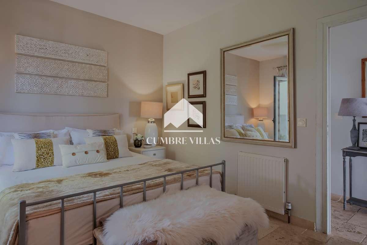 Villa for Sale in Salobreña