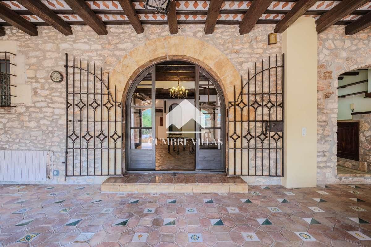 Villa for Sale in Sant Pere de Ribes