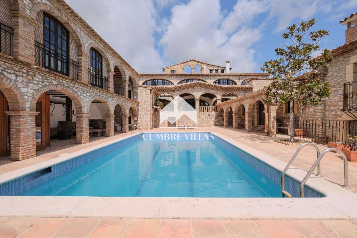 Villa for Sale in Sant Pere de Ribes