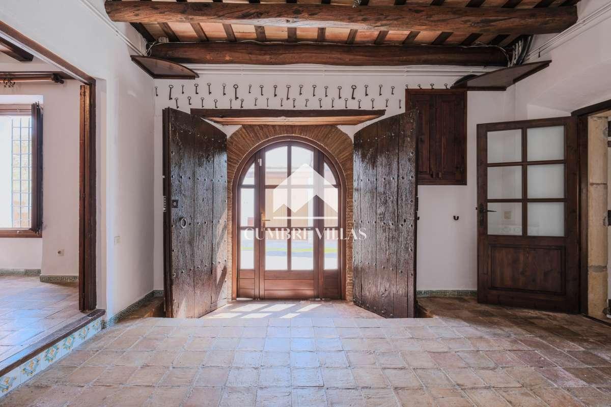 Villa for Sale in Sant Pere de Ribes