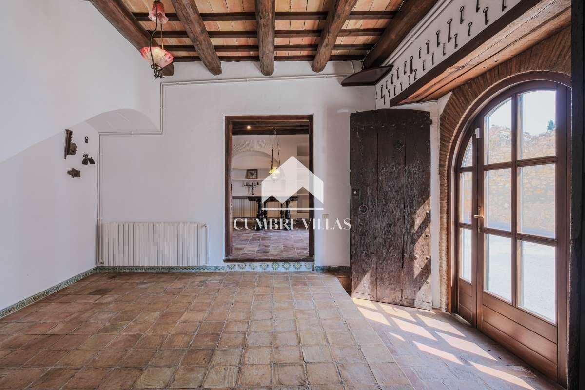 Villa for Sale in Sant Pere de Ribes