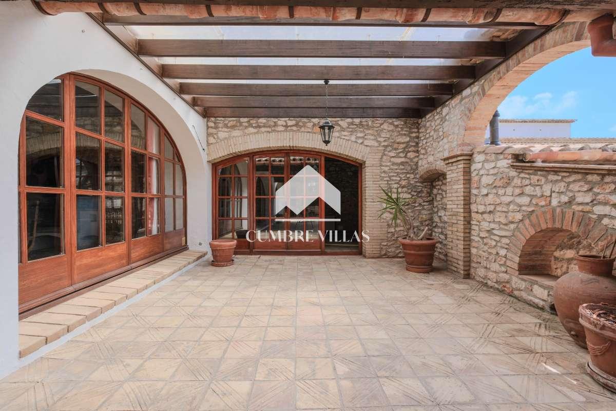 Villa for Sale in Sant Pere de Ribes