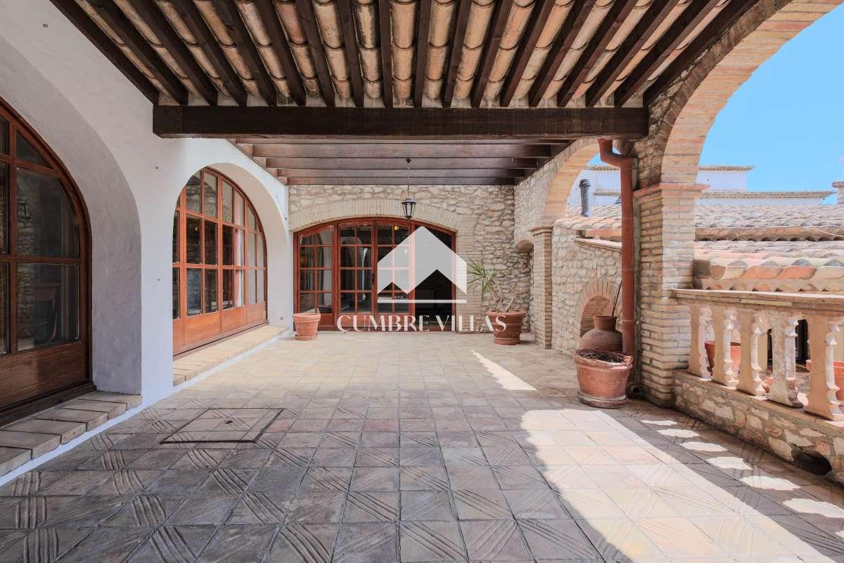 Villa for Sale in Sant Pere de Ribes