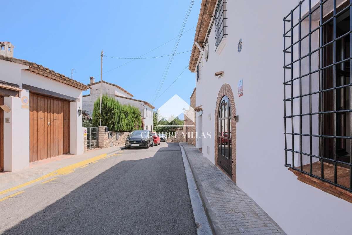 Villa for Sale in Sant Pere de Ribes