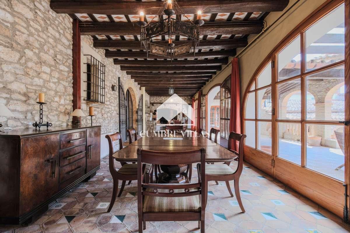 Villa for Sale in Sant Pere de Ribes