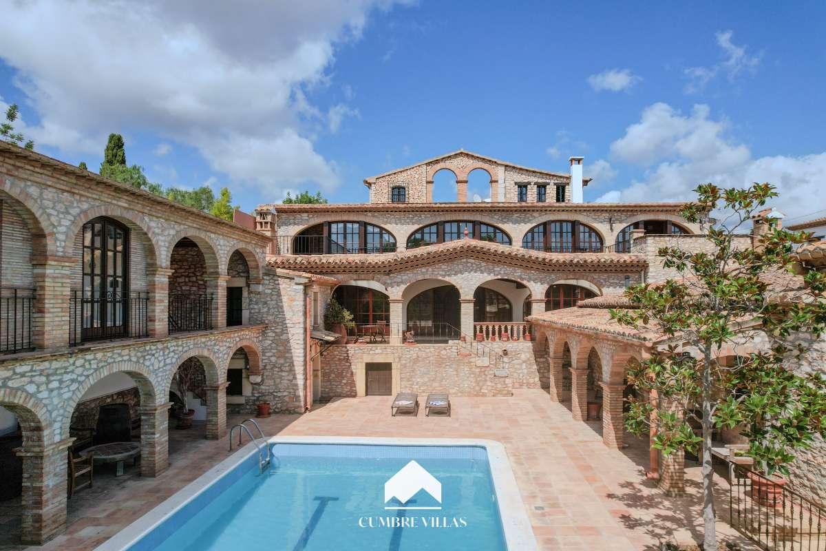 Villa for Sale in Sant Pere de Ribes
