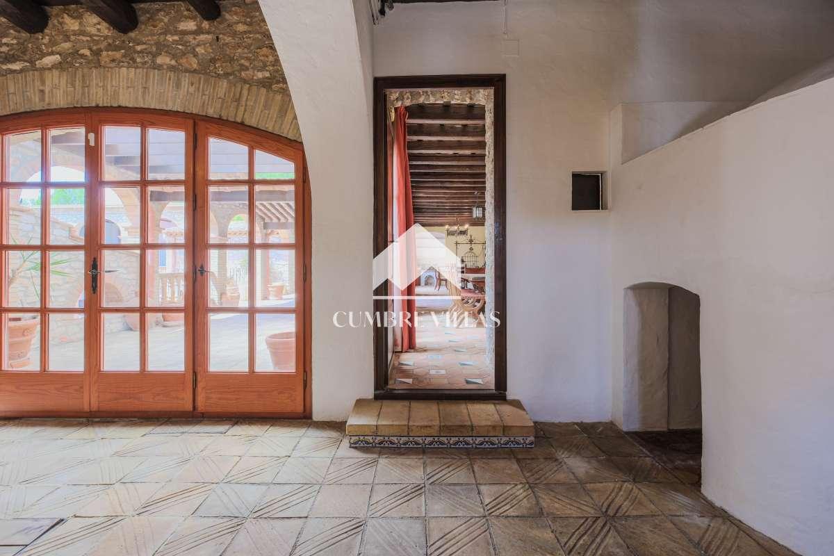 Villa for Sale in Sant Pere de Ribes