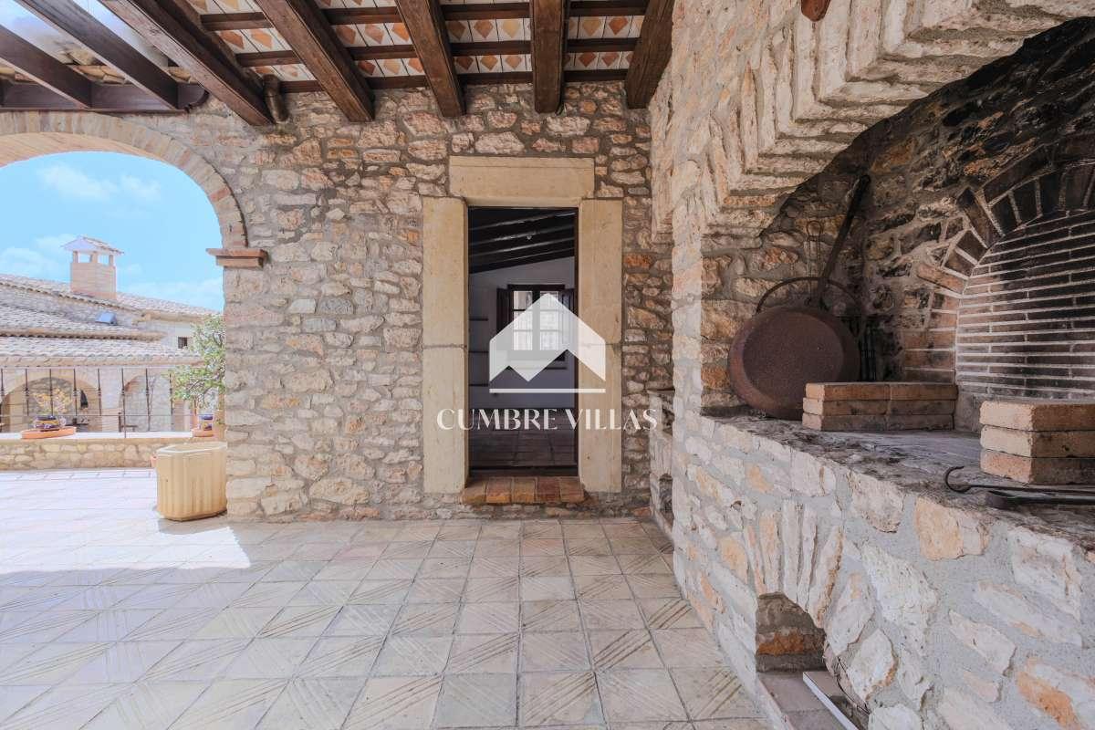 Villa for Sale in Sant Pere de Ribes
