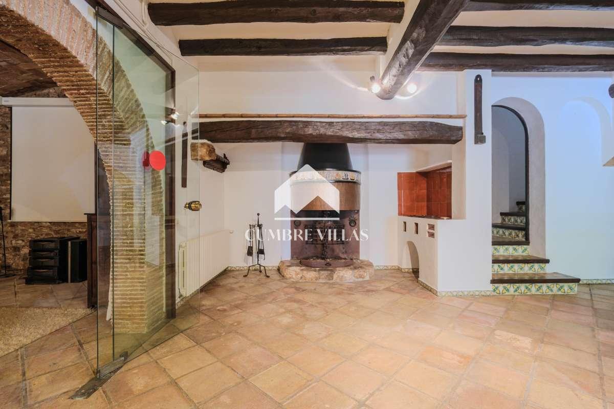 Villa for Sale in Sant Pere de Ribes