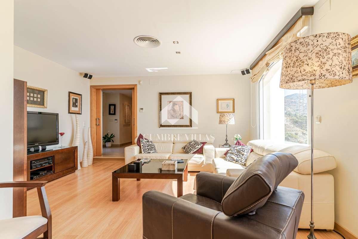 Villa for Sale in Almuñécar