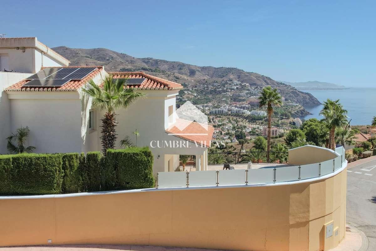 Villa for Sale in Almuñécar