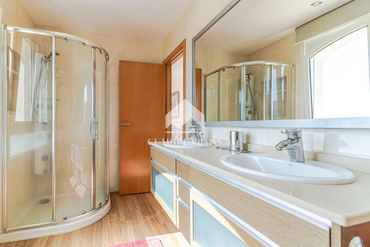 Villa for Sale in Almuñécar