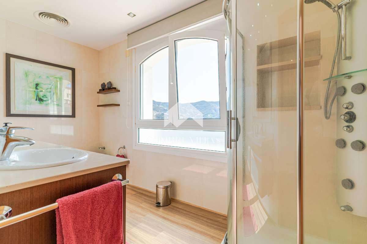 Villa for Sale in Almuñécar