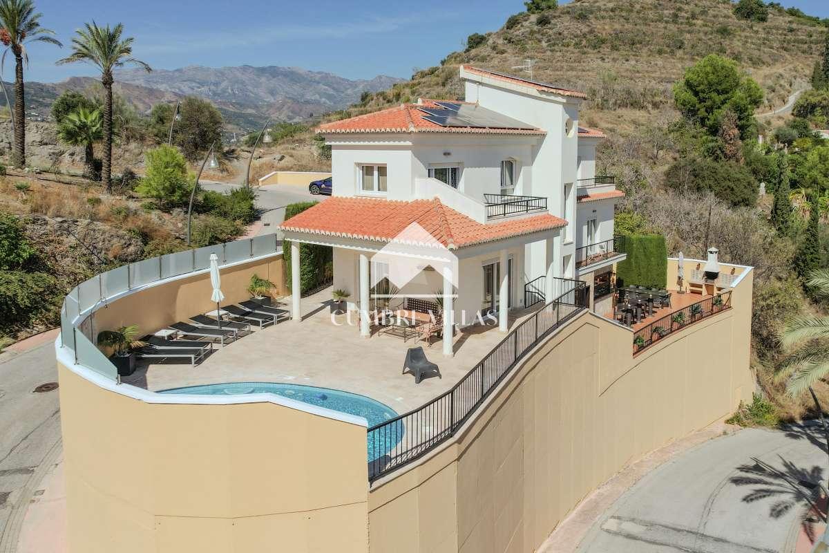 Villa for Sale in Almuñécar