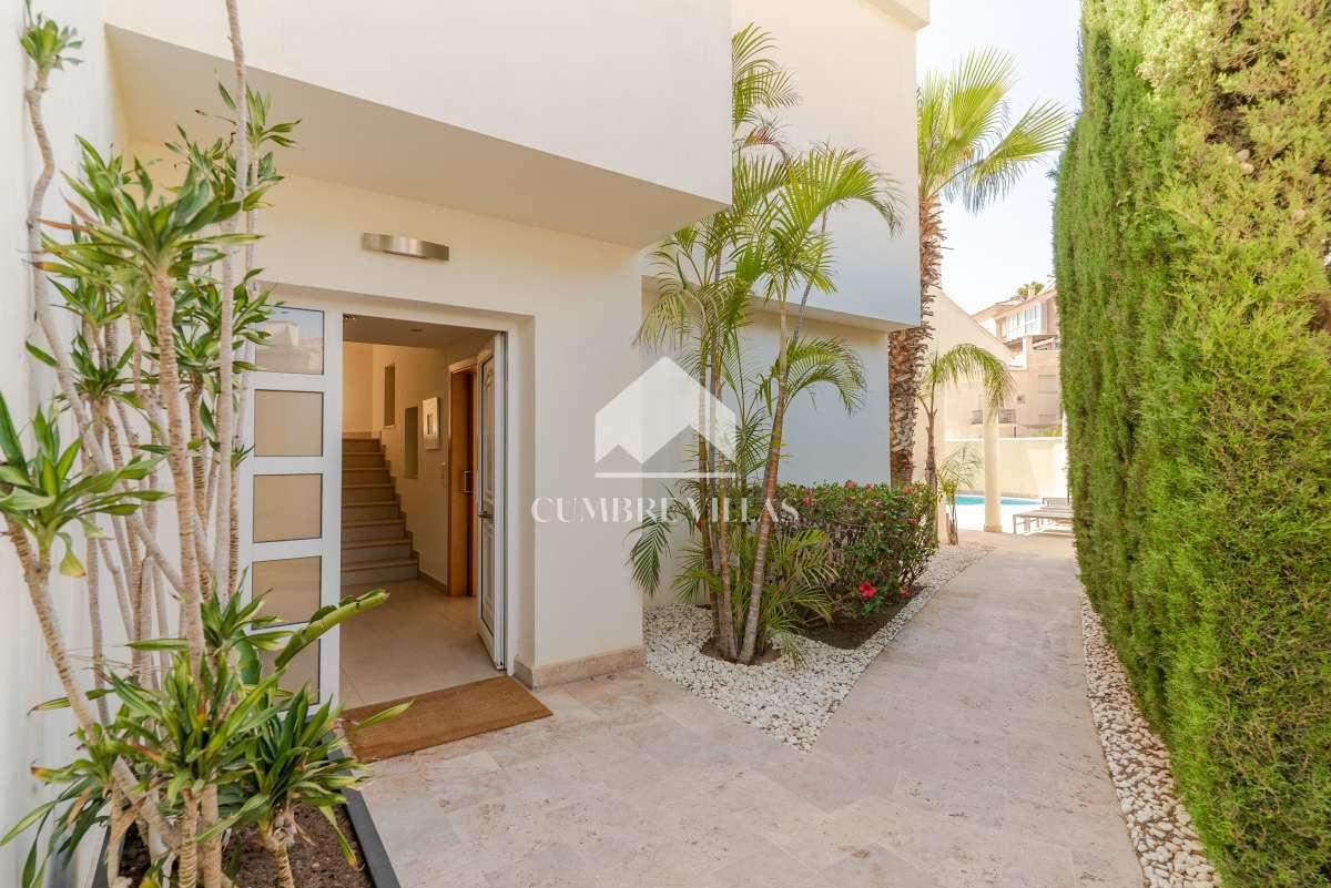 Villa for Sale in Almuñécar