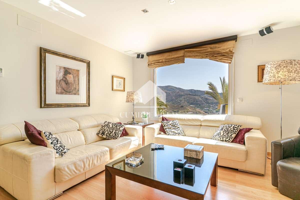Villa for Sale in Almuñécar