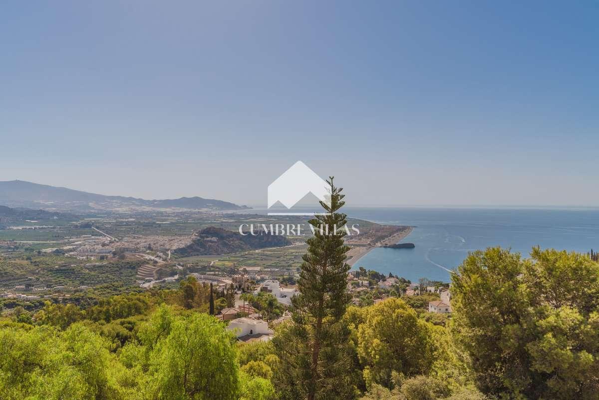 Villa for Sale in Salobreña