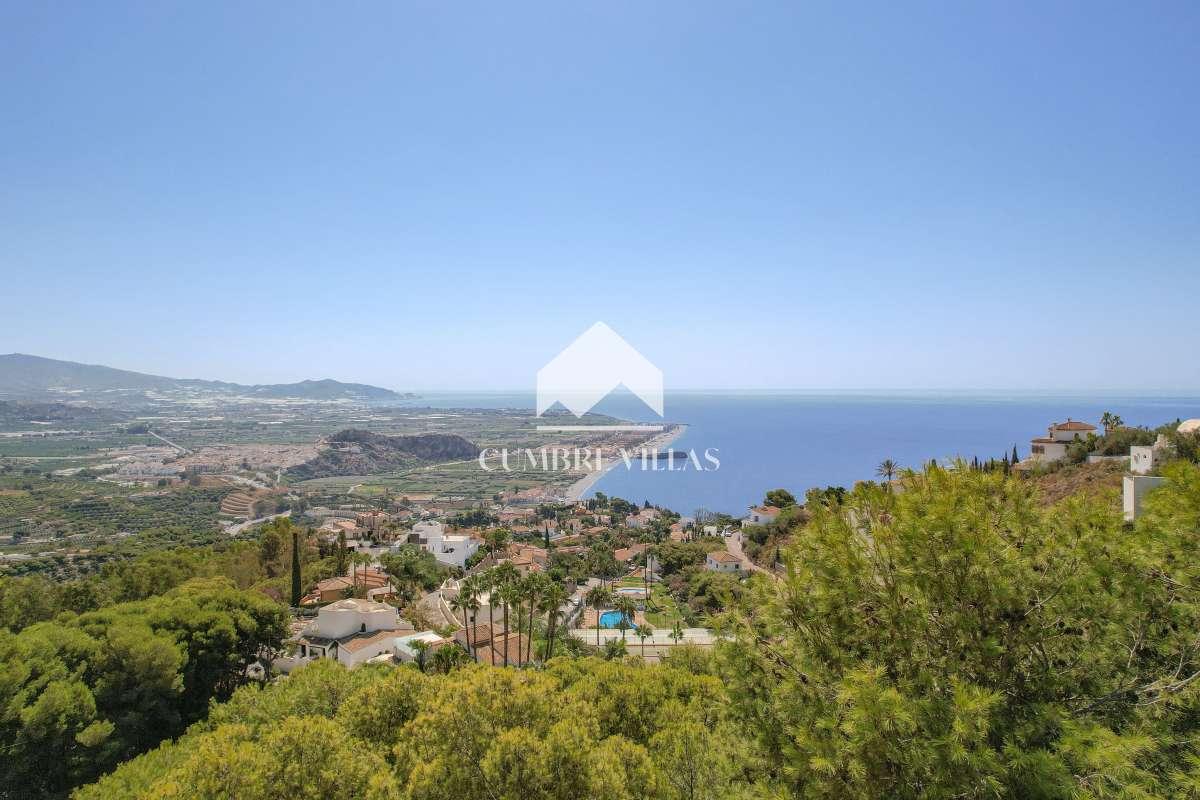 Villa for Sale in Salobreña