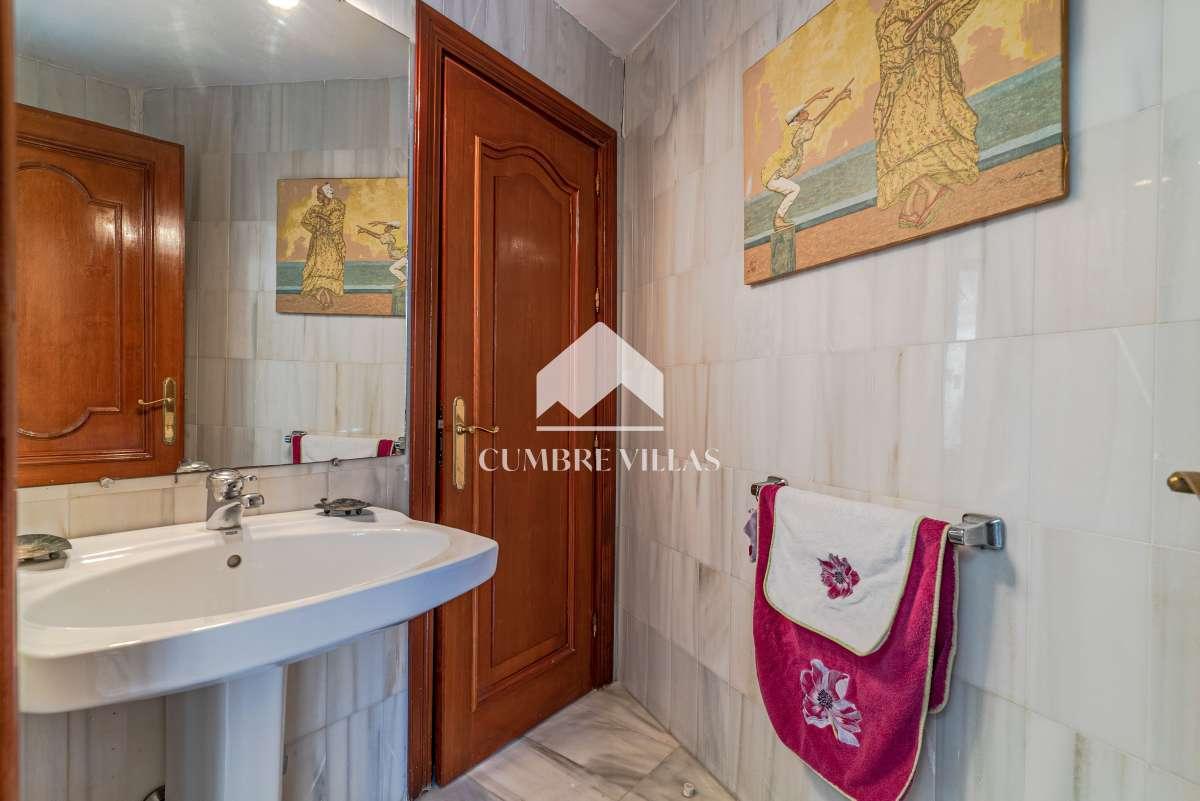 Villa for Sale in Salobreña