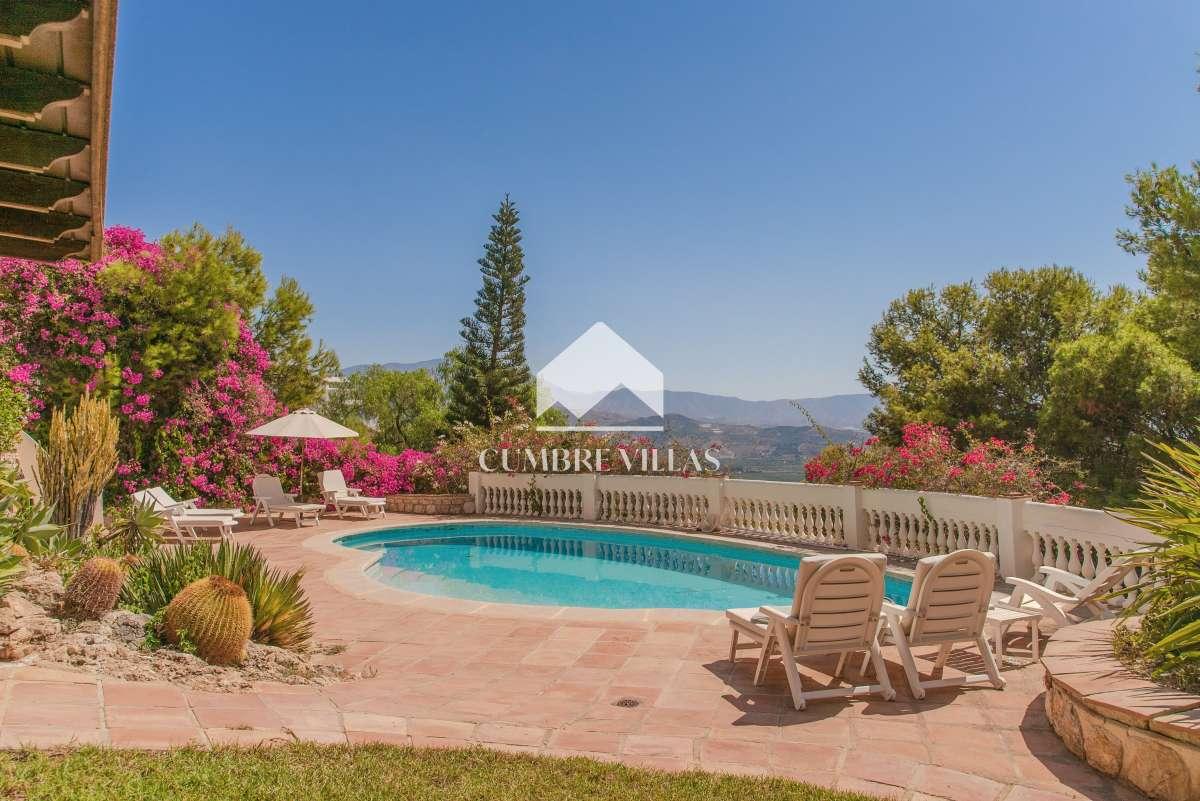 Villa for Sale in Salobreña
