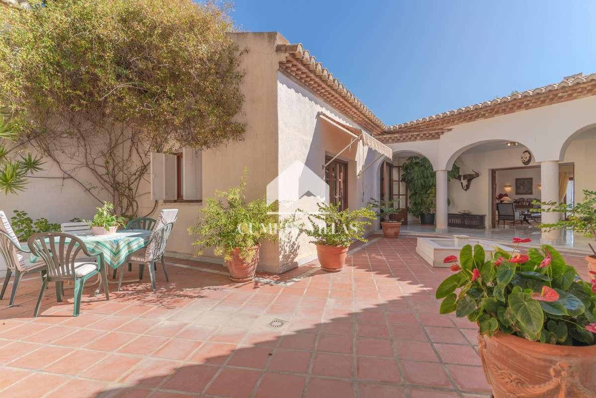 Villa for Sale in Salobreña