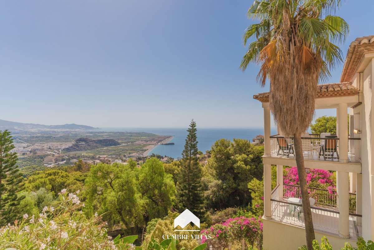 Villa for Sale in Salobreña