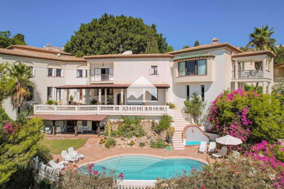Villa for Sale in Salobreña