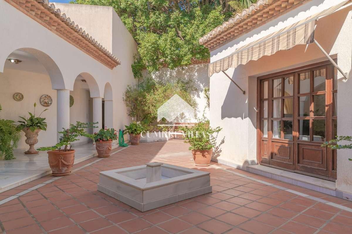 Villa for Sale in Salobreña