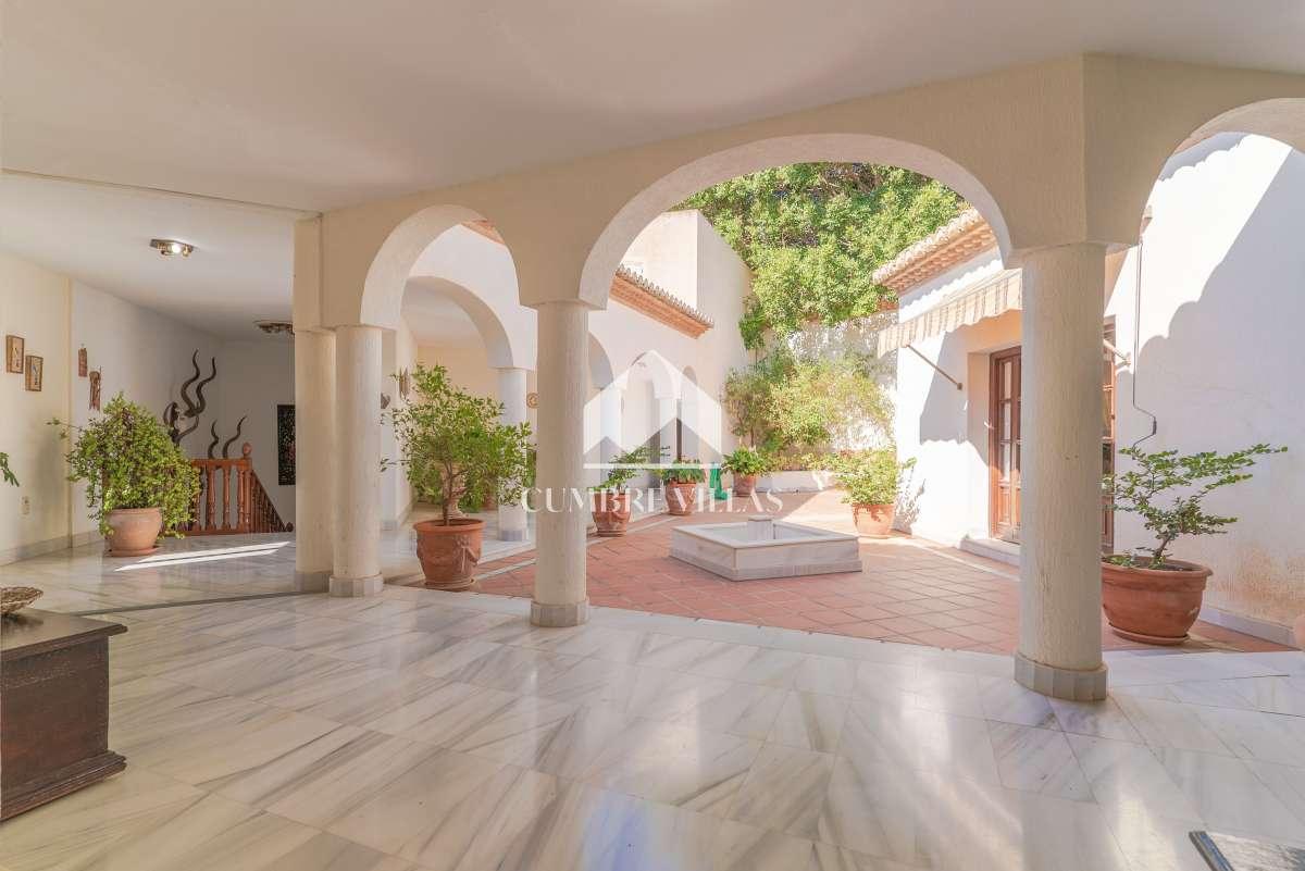 Villa for Sale in Salobreña