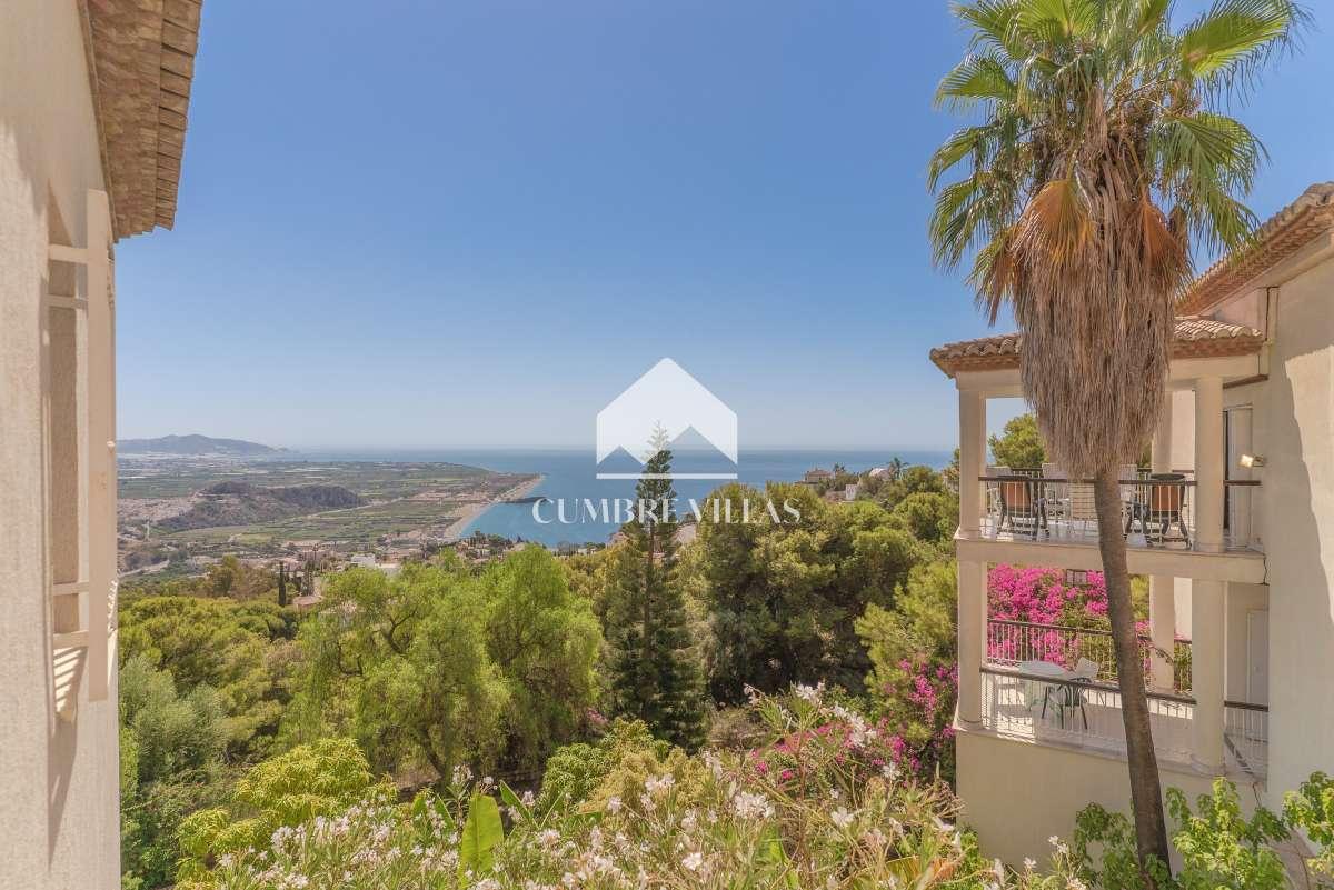 Villa for Sale in Salobreña