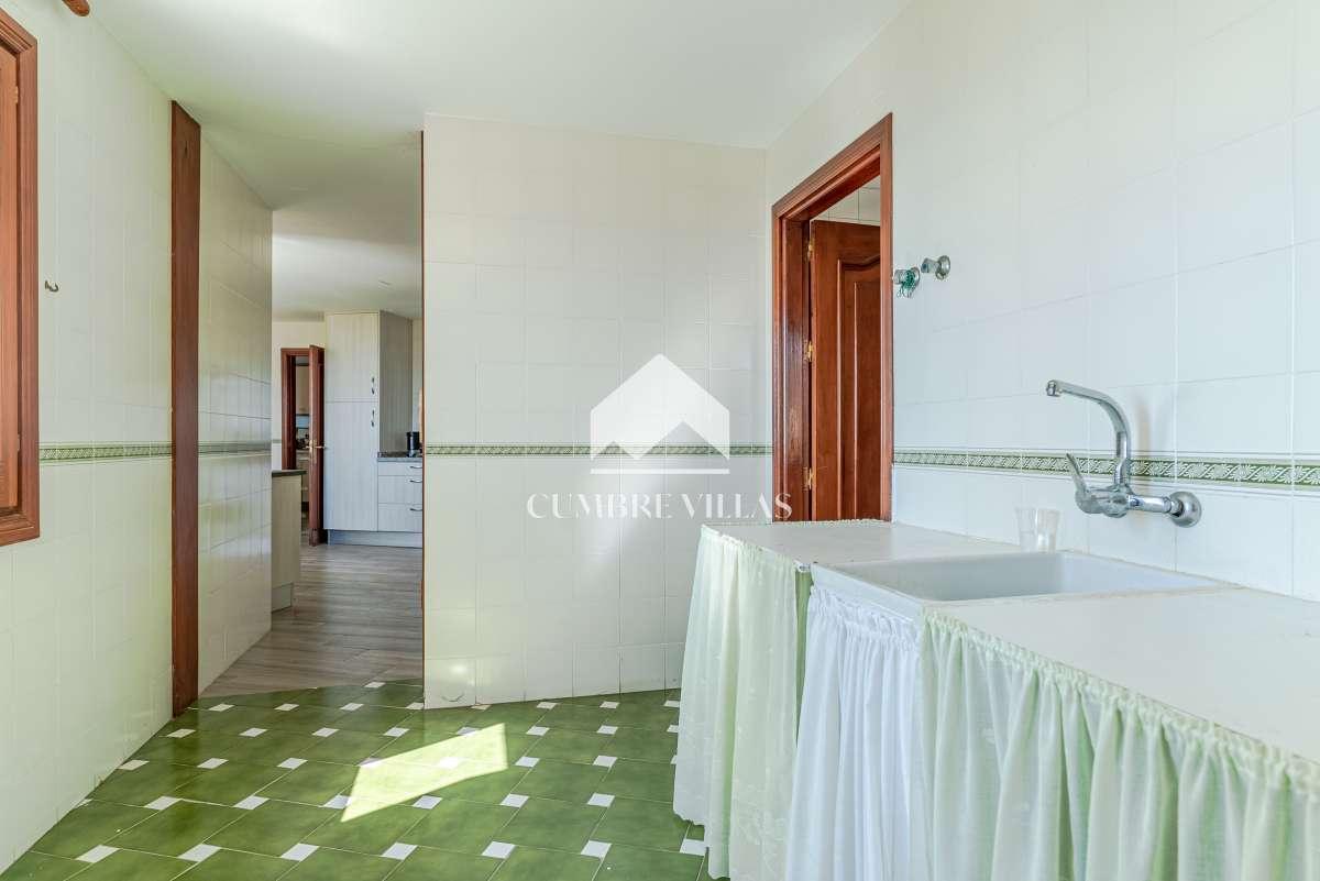 Villa for Sale in Salobreña
