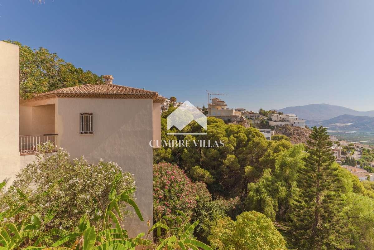 Villa for Sale in Salobreña